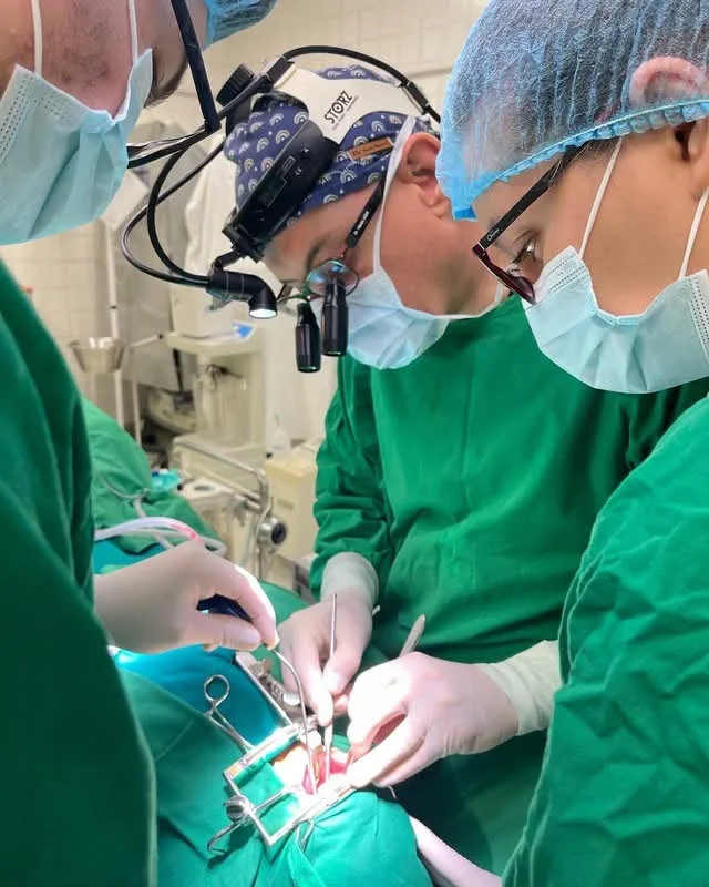 Prof. Dr. Hakan Ağır, alături de Spitalul Clinic de Urgență pentru Copii „Louis Țurcanu” Timișoara în cazurile complexe de malformații faciale la copii